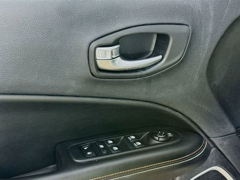 Used 2019 Jeep Compass Latitude w/ Popular Equipment Group AWD/4WD image 20