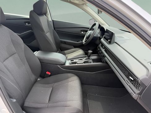 Used 2024 Honda Accord EX image 27