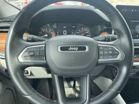Used 2022 Jeep Compass Limited AWD/4WD image 19
