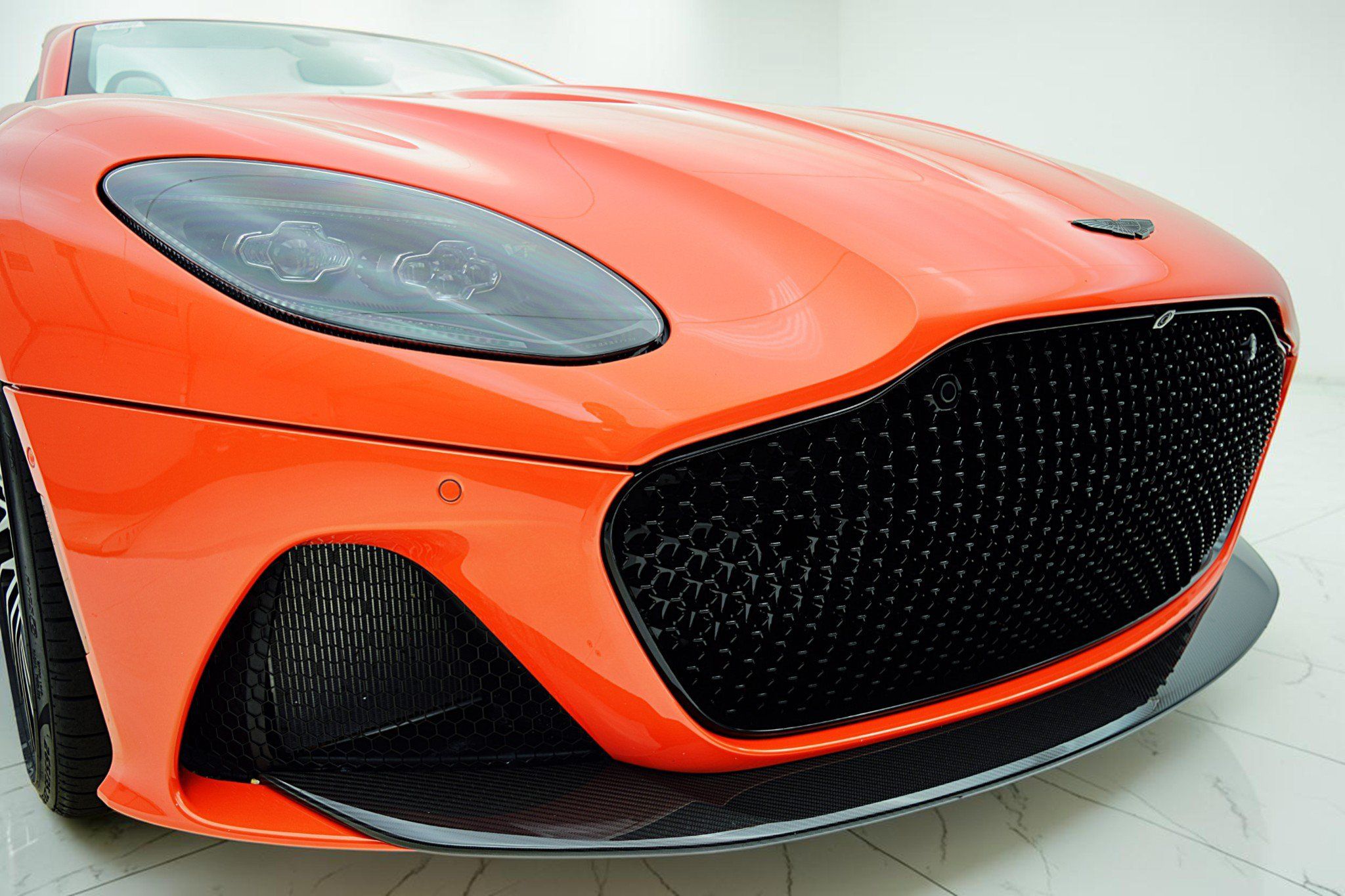 Used 2023 Aston Martin DBS Superleggera Volante RWD image 10