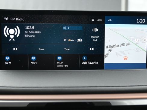 Used 2023 Acura MDX FWD w/ Technology Package image 18