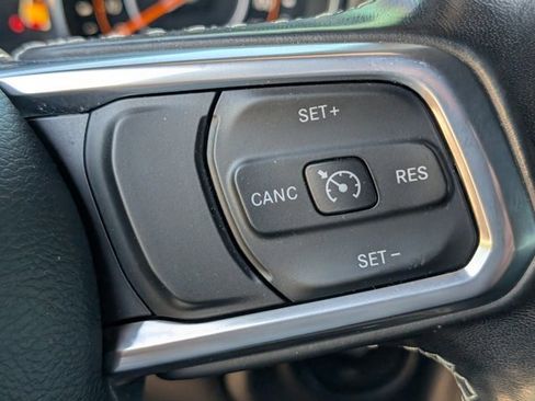 Used 2020 Jeep Wrangler Unlimited Sahara AWD/4WD image 19