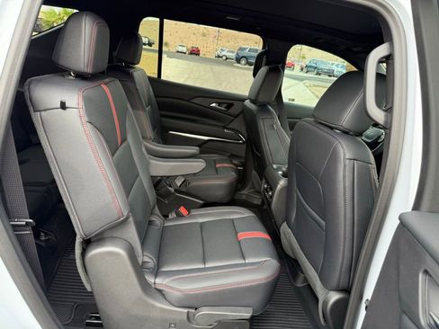 New 2026 Chevrolet Traverse RS w/ LPO, Floor Liner Package image 15