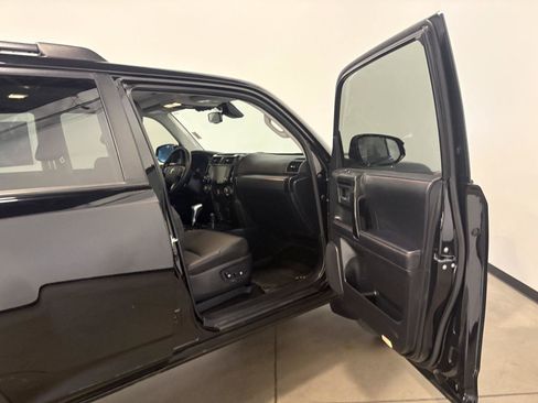 Used 2024 Toyota 4Runner TRD Off-Road Premium w/ Moonroof Package AWD/4WD image 43