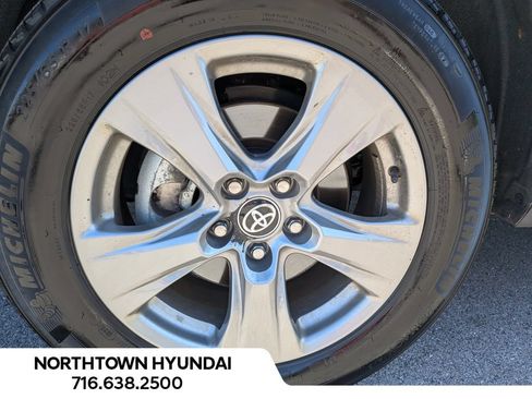 Used 2025 Toyota RAV4 XLE AWD/4WD image 39
