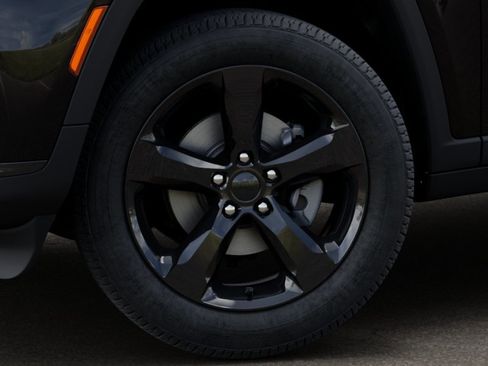 New 2025 Jeep Grand Cherokee L Altitude image 8