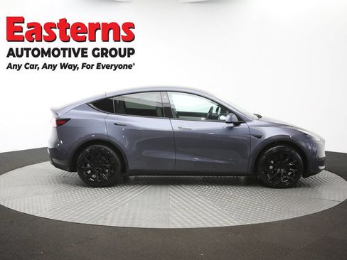 Used 2022 Tesla Model Y Long Range AWD/4WD image 41