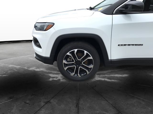 Used 2024 Jeep Compass Limited AWD/4WD image 16