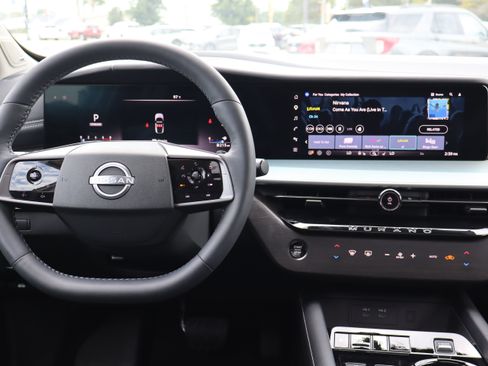 Used 2025 Nissan Murano SL AWD/4WD image 13