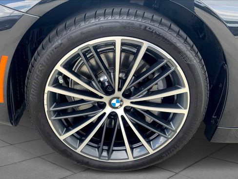 Used 2023 BMW 530i w/ Premium Package image 10