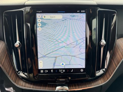 Certified 2022 Volvo XC60 B5 Momentum w/ Climate Package image 19