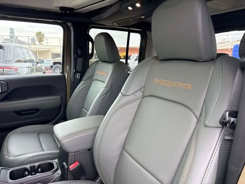 New 2026 Jeep Gladiator Mojave image 25