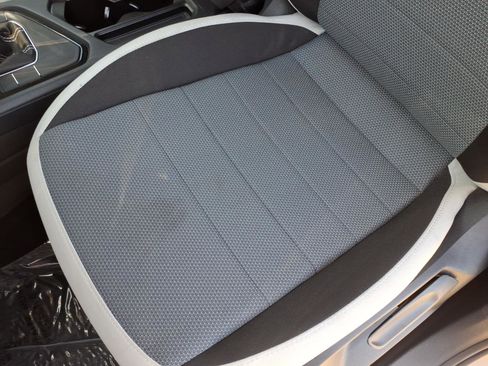 Certified 2025 Volkswagen Taos S FWD image 20