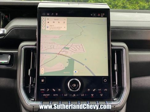 Used 2025 GMC Yukon XL Denali AWD/4WD image 32
