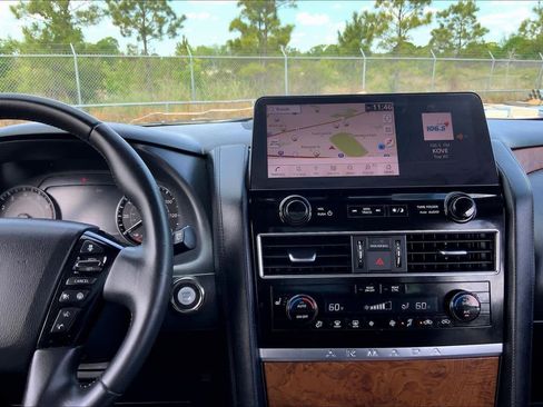 Used 2021 Nissan Armada SL image 7