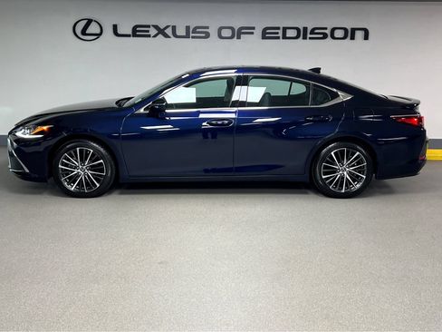 Certified 2025 Lexus ES 350 w/ Premium Package FWD image 4