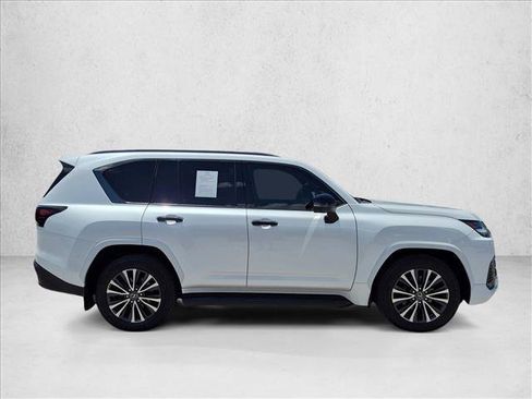 Used 2024 Lexus LX 600 4WD w/ Appearance Package image 4