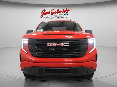 Used 2024 GMC Sierra 1500 Pro w/ Graphite Edition AWD/4WD image 3