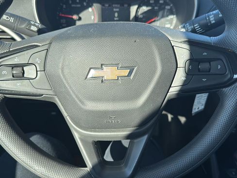 Used 2023 Chevrolet TrailBlazer LS FWD image 12
