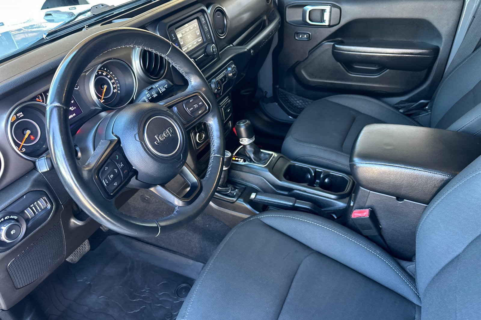 Used 2019 Jeep Wrangler Unlimited Sport S AWD/4WD image 9