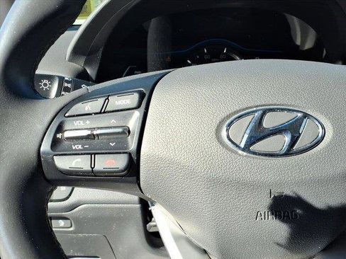 Used 2019 Hyundai Ioniq Plug-In Hybrid image 20