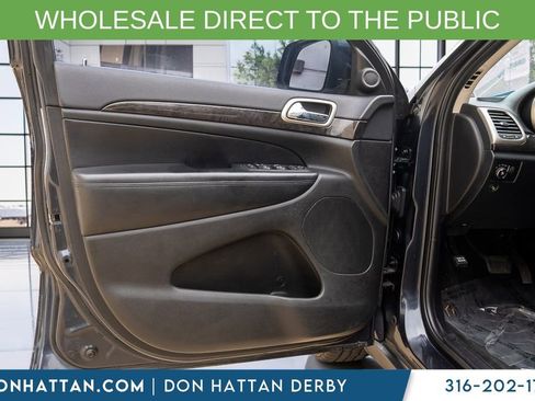 Used 2012 Jeep Grand Cherokee Laredo AWD/4WD image 16