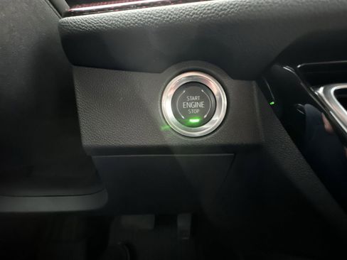 Used 2025 Chevrolet Traverse RS image 17