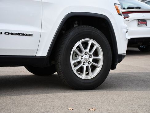 Used 2018 Jeep Grand Cherokee Laredo image 9