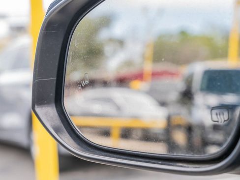 Used 2023 Toyota Highlander XLE image 35