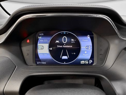 Used 2023 Chevrolet Bolt EUV LT w/ Driver Confidence Package FWD image 9