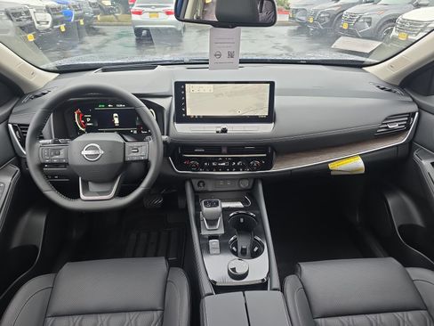 New 2026 Nissan Rogue Platinum image 25