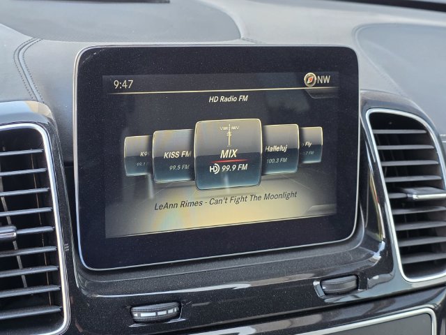 Used 2017 Mercedes-Benz GLE 400 4MATIC image 26