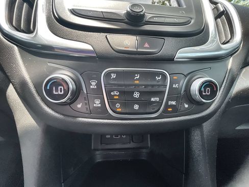 Used 2024 Chevrolet Equinox LT FWD image 18