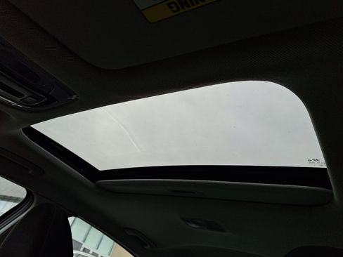 Used 2021 Hyundai Elantra SEL w/ Convenience + Premium Package image 14