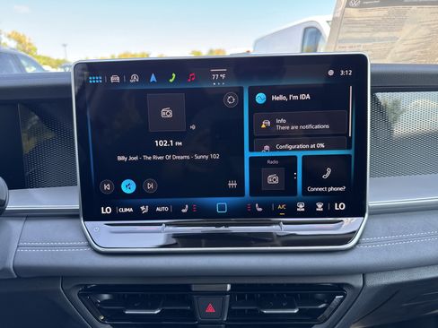 New 2025 Volkswagen Tiguan SE image 19