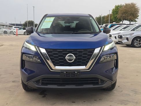 Used 2021 Nissan Rogue S image 2