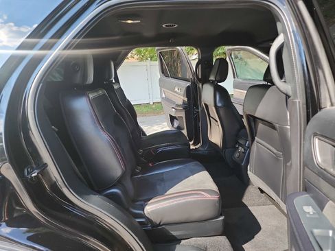 Used 2018 Ford Explorer XLT w/ Equipment Group 202A image 37