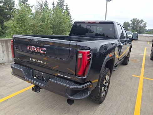 Used 2024 GMC Sierra 3500 Denali w/ Denali Reserve Package AWD/4WD image 6