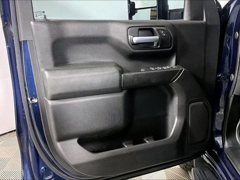 Used 2019 Chevrolet Silverado 1500 Custom w/ Custom Max Trailering Package AWD/4WD image 14