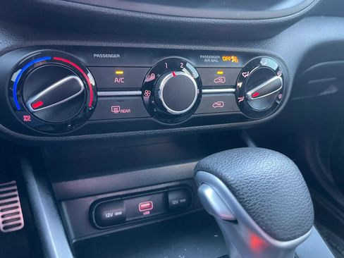 Used 2021 Kia Soul LX FWD image 17