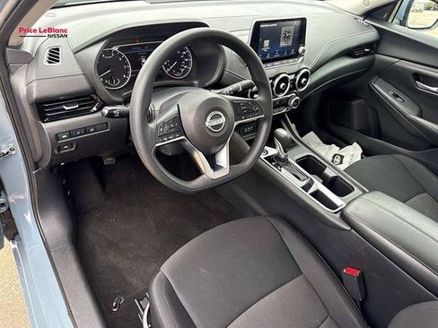 Used 2024 Nissan Sentra SV FWD image 17