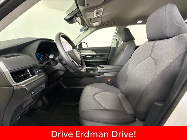 Certified 2025 Toyota Grand Highlander FWD image 6