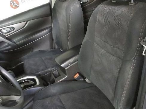 Used 2015 Nissan Rogue SV FWD image 13