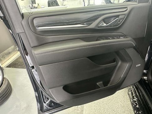 Used 2024 GMC Yukon Denali w/ Advanced Technology Package image 19