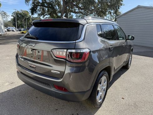 Used 2022 Jeep Compass Latitude image 6