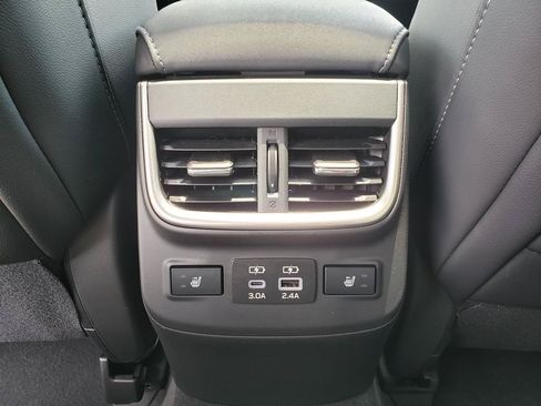 Used 2025 Subaru Legacy Limited AWD/4WD image 13