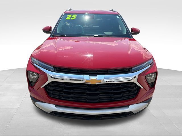 Used 2026 Chevrolet TrailBlazer LT w/ LT Cold Weather Package FWD image 2