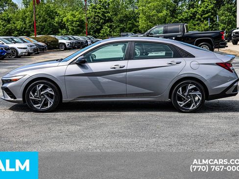 Used 2025 Hyundai Elantra Sport FWD image 9