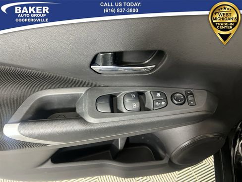 Used 2021 Nissan Kicks SV image 21