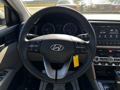 Used 2020 Hyundai Elantra SEL image 13